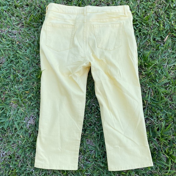 Yellow denim capris - Picture 3 of 5
